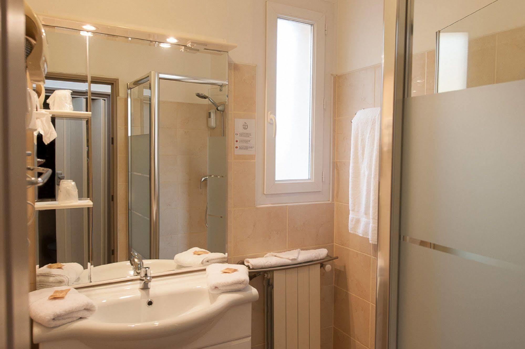 Hotel Sainte Anne - Apt Esterno foto